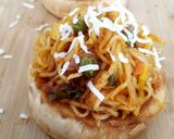 A picture of step 8 of "Schezwan Maggi with Baked Bread Bowl".