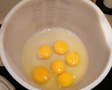 Foto del paso 3 de la receta: Tortilla de papas con verduritas🥕🥔🥒🥓🍠