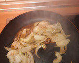 Foto del paso 2 de la receta: Hamburguesas completas mixtas con cebolla caramelizada
