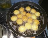 Foto langkah ke 4 dari resep Bola-bola keju.