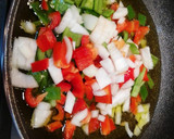 Foto del paso 1 de la receta: Tortilla de patatas con pimientos