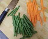 Foto del paso 2 de la receta: Lubina con verduras salteadas