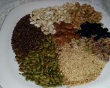 सेहत भरे बीज और ड्राई फ्रूट्स (SEhat bhare beej aur dry fruits recipe in Hindi) रेसिपी चरण 2 फोटो