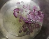 A picture of step 2 of Tandoori bhindhi.