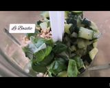 Une image de l'étape 4 de Spaghettis Scampis à la crème de pesto courgettes et tomates 🇮.