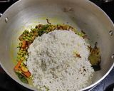 सोलेभात अर्थात तुरीचे दाणे घालून केलेला भात..(Toori Danyacha Bhat Recipe In Marathi) रेसिपी स्टेप 5 फोटो 