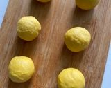 Foto langkah ke 4 dari resep Donat Tempura Labu Kuning.