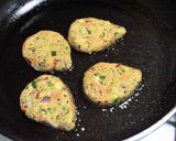 A picture of step 3 of Oats Tikki.