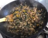 Une image de l'étape 12 de One pot pasta « Marin » aux thon, poivron jaune, algues et bouillon de crevettes.