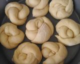 Foto langkah ke 4 dari resep Roti Susu.