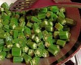 A picture of step 2 of Jhatpat Bhindi aloo lady finger dry.