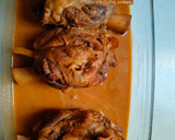 Foto del paso 3 de la receta: Codillo de cerdo al horno en su jugo con patatas a lo pobre