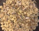 عکس مرحله 6 از دستور پاستا تنوری با قارچ
