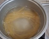 Foto langkah ke 2 dari resep Spaghetti Aglio Olio e peperoncino (versi otentik).