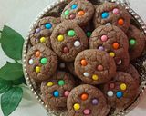 عکس مرحله 5 از دستور کوکی شکلاتی با تزیین اسمارتیز 🍪