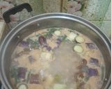 Foto langkah ke 2 dari resep Sayur Asem Kacang tanah.