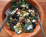 Foto del paso 2 de la receta: Ensalada verde con zarzamoras, almendras y queso de cabra