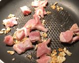 รูปขั้นตอนการทำที่ 2 ของ กะหล่ำปลีผัดน้ำปลาใส่หมู