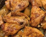 Sült csirke 🐔 husi hagymával és almával! 🙂 recept fázis 4 fotója