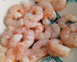 Foto del paso 1 de la receta: Ensalada de garbanzos y gambas