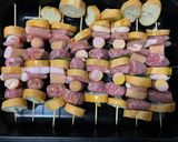 Foto del passaggio 5 della ricetta Spiedini di carne
