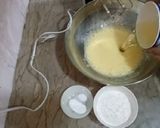 A picture of step 2 of Strawberry Cup Cakes.