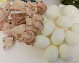 Hình bước làm 1 của món Gà kho trứng mật ong gừng (Meal prep)