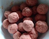 A picture of step 1 of Meatballs in Sauce.