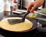 Une image de l'étape 12 de Crêpes sucrées légères et croustillantes 😋.
