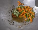 Foto langkah ke 2 dari resep Tumis Frozen Mix Veggies (Buat Bekal).