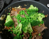Foto del paso 4 de la receta: Fideos de arroz (noodles) con ternera y verduras al curry