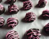Foto langkah ke 5 dari resep Bola - Bola Cokelat Simple Bahan.