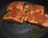 Salmon fillet with sun-dried tomatoes and pistachio nuts