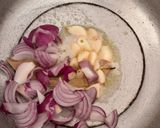 A picture of step 1 of Tomato beetroot Soup.