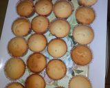 A picture of step 10 of Milky Vanilla cupcakes.