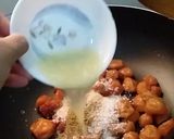 A picture of step 3 of Plum sauce in two different way.