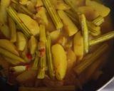 ডাঁটা আলু বড়ি তরকারি(data aloo borir torkari recipe in Bengali) রেসিপির ধাপ 3 ছবি