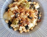Foto del paso 6 de la receta: Ensalada de patata y garbanzos con tomate seco, huevo y olivas negras al pesto
