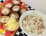 Foto del paso 2 de la receta: Shiitake (hongos) Relleno en Salsa Bechamel con Surimi (palitos de Cangrejo)🍄🍄👩‍🍳