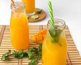 A picture of step 2 of Mango juice.