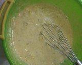Foto langkah ke 4 dari resep Bolu pisang kukus tanpa mixer.