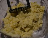 Une image de l'étape 4 de Bolinhos de Bacalhau (accras de morue portugais).