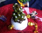 A picture of step 9 of Spinach Christmas Cake.