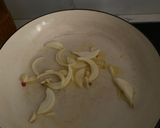Foto langkah ke 3 dari resep Aglio olio jamur.
