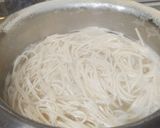 A picture of step 1 of Udon Noodles.