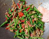 Foto langkah ke 3 dari resep Tumis Baby Buncis Daging Cincang.