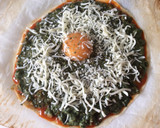 Foto del paso 1 de la receta: Pizza de espinacas y huevo🍕