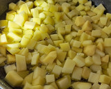 Foto del paso 1 de la receta: Picadillo de ternera con patatas y arroz