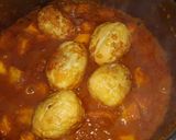 A picture of step 2 of Egg apple curry.