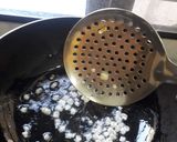 ખજૂર ગુંદર પાક (Khajoor Gundar Paak Recipe In Gujarati) રેસીપી સ્ટેપ2ફોટો